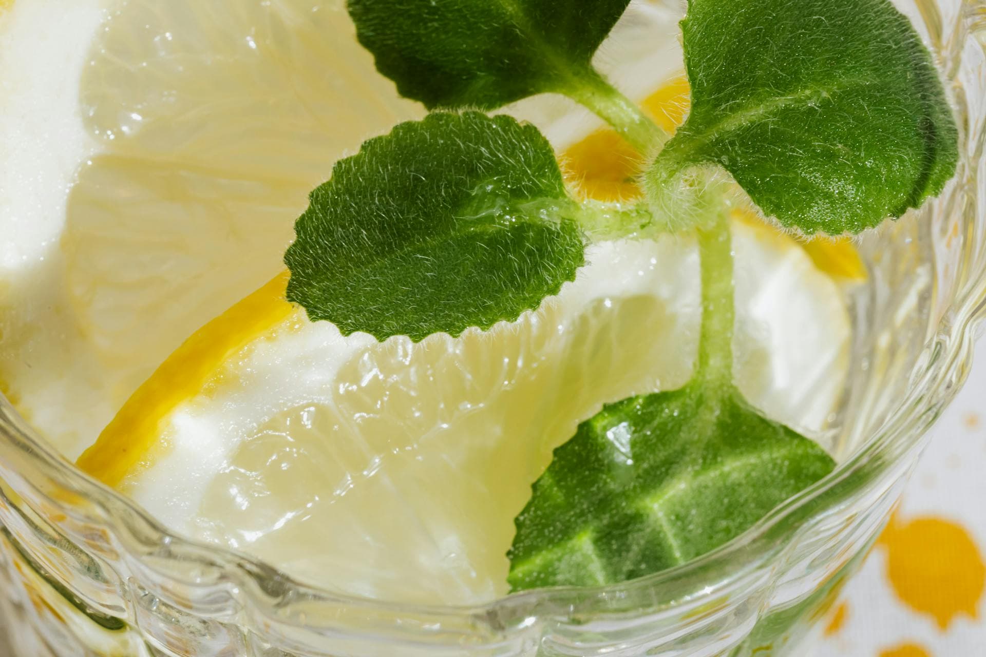 Refreshing lemon mint drink