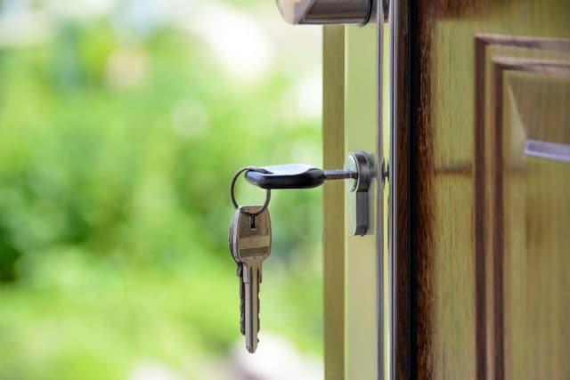 Using a specific PGP key pair for digital signing